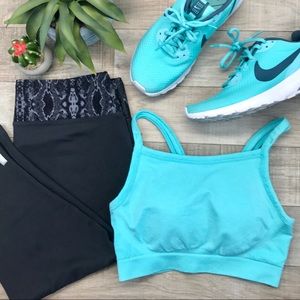 Velocity sports bra NWOT size M